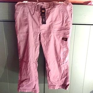 Mid rise Capri pants, never worn.